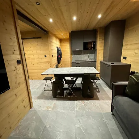 Apartment Familiale Les Vans Recoin 1650